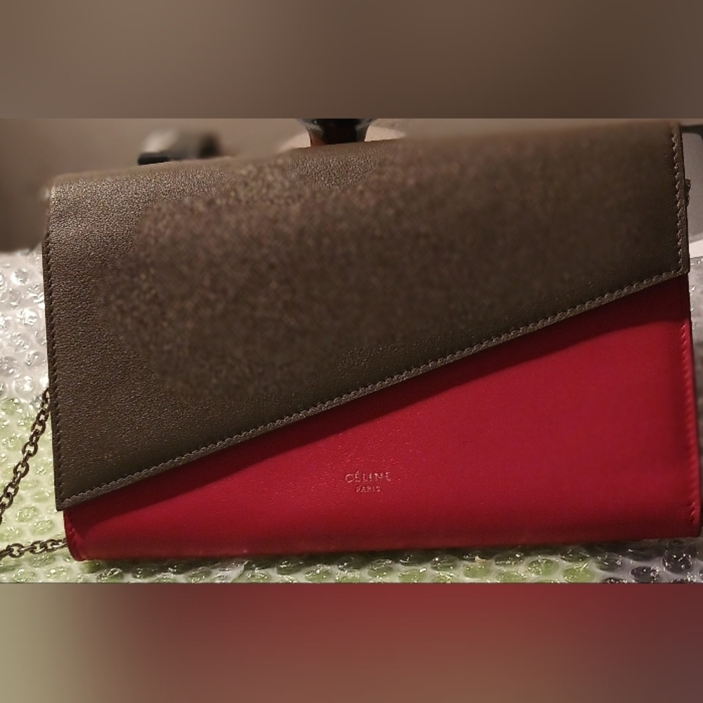 Celine Paris Taupe and Red Crossbody Leather & Chain Link design pattern Purse.